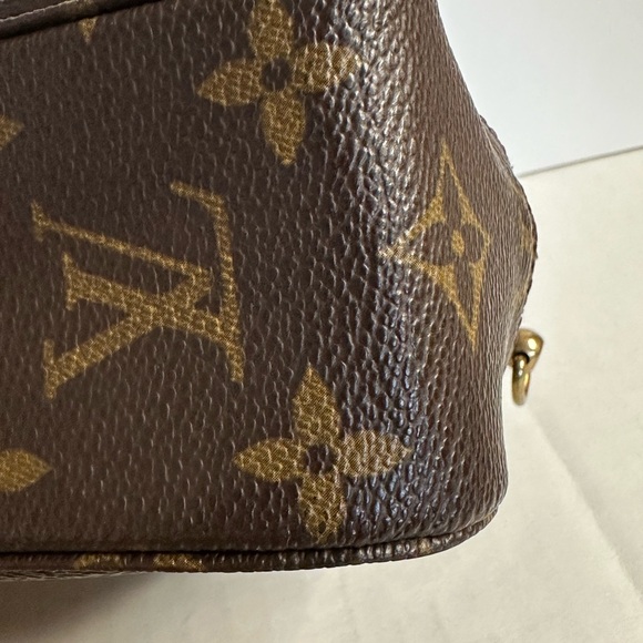Louis Vuitton Cosmetic Pouch Trousse Toilette 23 - Picture 7 of 12